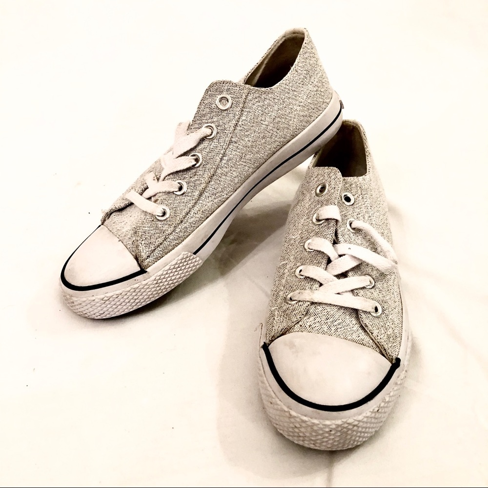 Grey Canvas Airwalk sneakers 👟